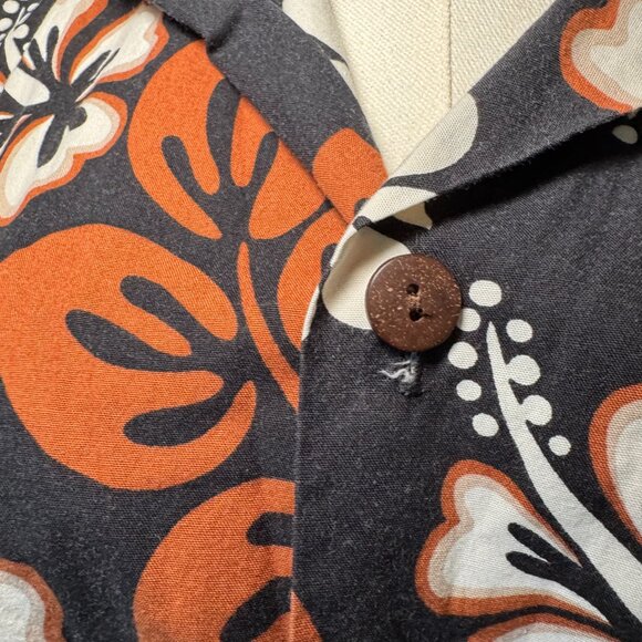 Vintage Hawaiian Original Black, Orange, and White Floral Buttoned Shirt - Picture 6 of 11
